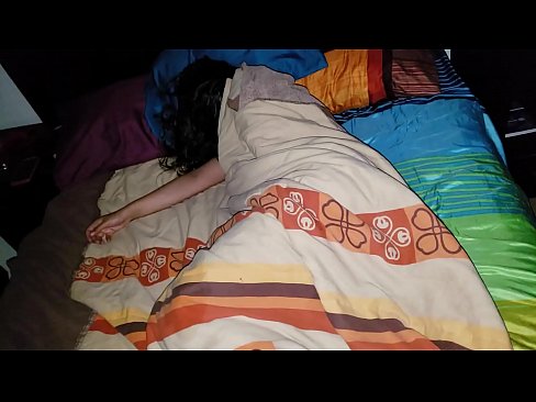 ❤️ Fiul vitreg care își ceartă tânăra mamă vitregă în timp ce ea doarme. ❤❌  at ro.gayasianporn.ru ﹏